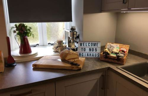 No. 5 @ Ginhaus - Photo 8