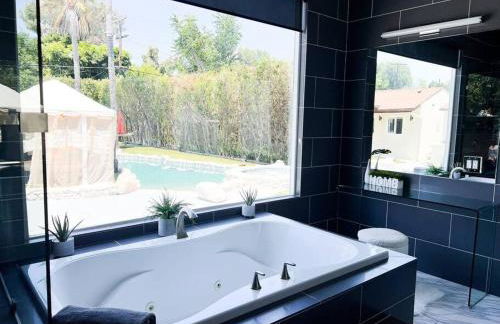 Luxury Oasis in Central Valley w Pool & Spa Topeka - Foto 32