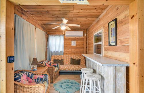 Walk to Shore Freeport Beach House with Grill! - Foto 9