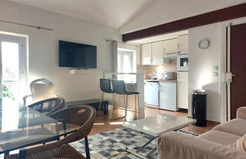 Place du Suquet - In the hart of old Cannes - 2 Min Walking distance from Palais de Festivals and Beaches - Photo 1