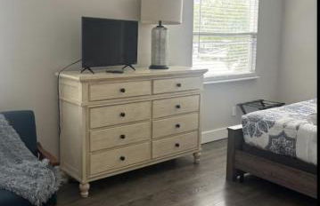 Central Perk Retreat | Heated Pool + Zoo 1 Block! - Foto 30