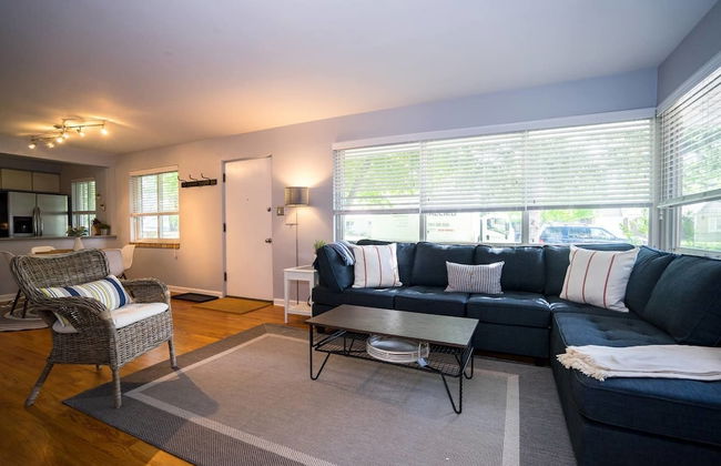 The Denver Den in Mayfair Park Enormous Backyard With Grill Sleeps 7 - Photo 12