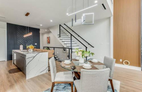 Luxury Newly Built 4 BR 4 Bath Home w/ Rooftop and Grill! - Foto 18