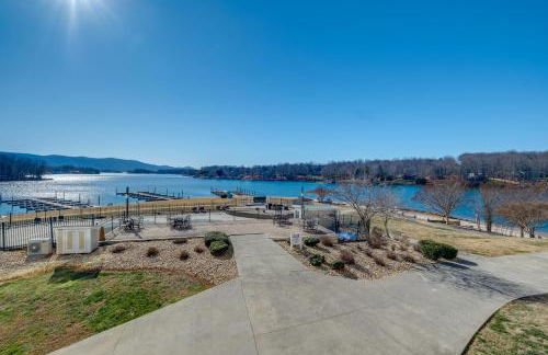 Top-Floor Balcony and Serene Views Huddleston Condo - Foto 31