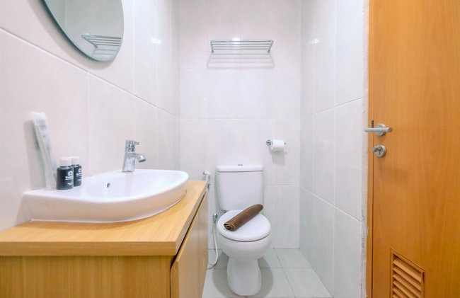 Good Choice And Strategic 2Br Without Living Room Evenciio Apartment - Foto 15