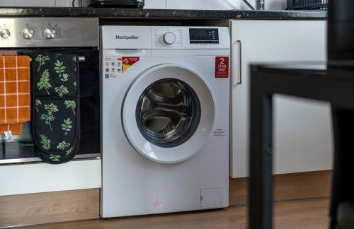 Modern 2Bed North London Flat by D3 Short Stay, Sleeps 6, Private Yard - Foto 27