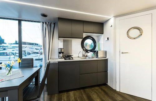 Domek na wodzie Topiko Czarter przy Hotelu Ognisty Ptak - Foto 9