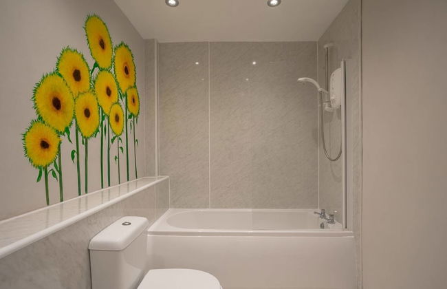 JOIVY Unique Royal Mile Apt - Relive Music History - Foto 11