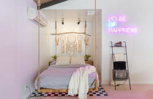 Angel&Rose Universal Hollywood Heated Pool House King Bed - Foto 29