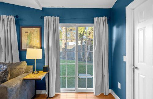 Modern Oceanside Stay with Yard & Laidback Vibes - Foto 6