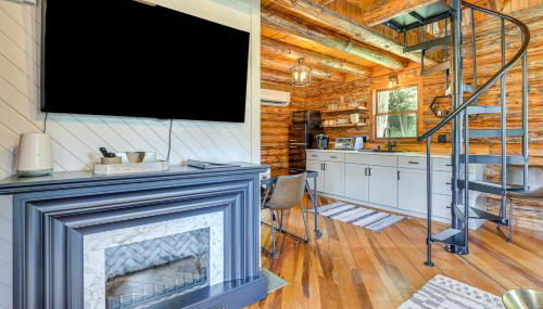 Peaceful Creekside North Studio with Fire Pit - Photo 5