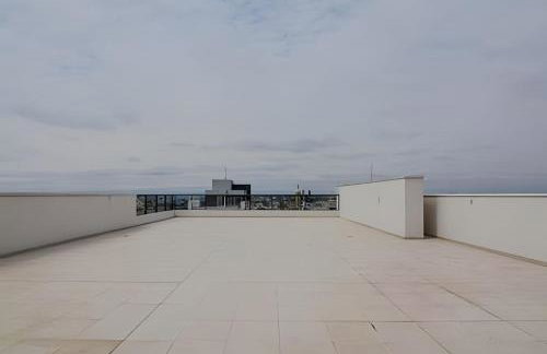 Studio prox shopping Curitiba Wifi, TV a Cabo e ar by UROOMS - Foto 33