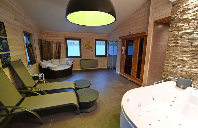 Lovely Holiday Home in Marche-en-Famenne with Hot Tub - Photo 20