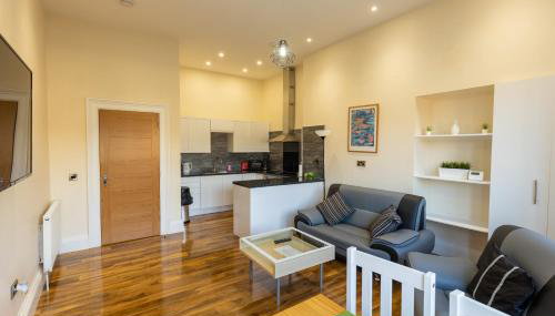 New 2 bed apartment with stunning views of Arthur Seat Mountain - Foto 1
