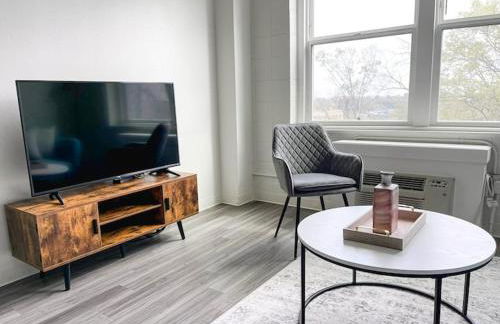 Sleepover Downtown Cincinnati 1BD 1BA Apartments - Photo 47