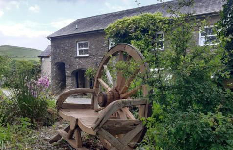 The Mews, Talley - Photo 1