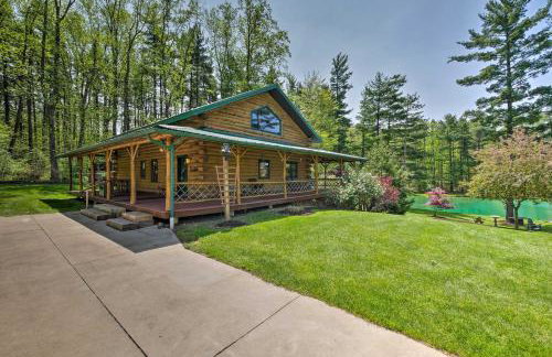 The Red Pine Cabin with Private Pond and Dock! - Foto 36