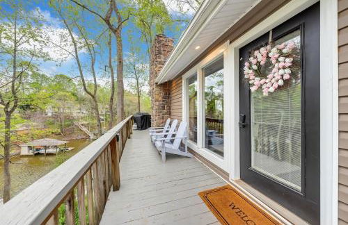 Treetop & Waterfront! Hot Tub, Kayaks, Game Room - Foto 8