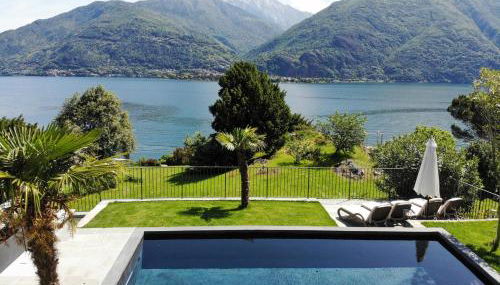 Villa al Castello - Pool - direkte Seefront - 12 Gäste - 4SZ - 4 Bäder - Foto 2, Garden, sunbed