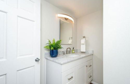 NEW Charming Home in the Heart of North Fargo - Foto 48