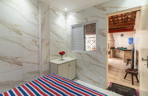 Casa Lindíssima e Espaçosa com 2 Piscinas - Adulto e Infantil, Perto da Praia, Opção da Piscina Adulto Aquecida Cobrado à Parte, 4 Quartos Frente as Piscinas, Área Gourmet Completa com Churrasqueira, Forno e Fogão a Lenha, Mesa de Bilhar, Lareira na Sala - Photo 7