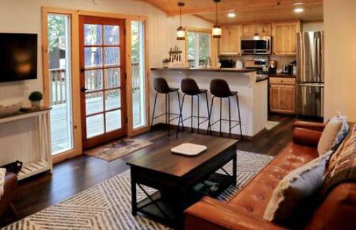 La Petite - Heart of Town - Stunning Remodel - Foto 6