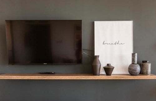 Modern sea front Sea Water - Photo 11