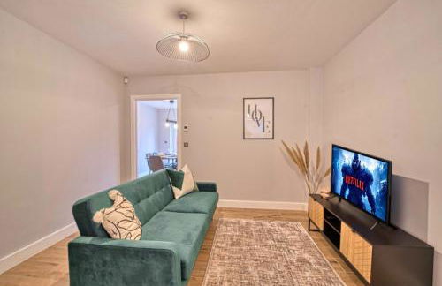 3 Bed House with Office Space in Coventry, by ARP Homes, Central, Driveway & Garage, Garden, Ideal for Contractors, Families & Long stays - Foto 7