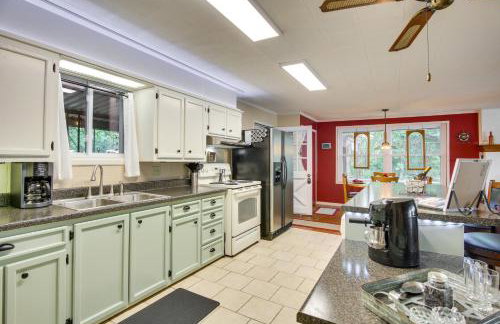 Lakefront Canadian Gem Fire Pit, Decks and Grills - Foto 14