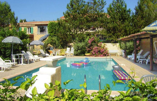 Charming Holiday Home With a Private Pool - Photo 8