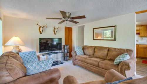 2-Level Home with Deck half Mi to Lake McConaughy! - Foto 3