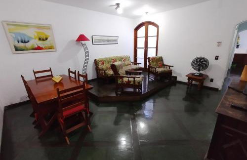 Cabo Frio, casa estilo colonial, ampla e confortável. - Foto 10