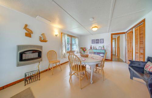 Steps to Lake and Public Boat Ramp Edinboro Cottage - Foto 7