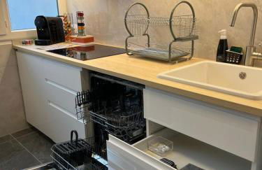 PARIS-MONTROUGE Magnifique Appartement 2 pièce de 56m2 - très cosy pour 1 à 6 personnes refait à neuf - ENTIRE APARTMENT LUXIRIOUS AND WARM - Montrouge Paris 14ème - Proche Aéroport Orly & Parc Expositions Porte de Versailles FREE WIFI GRATUIT - Foto 64