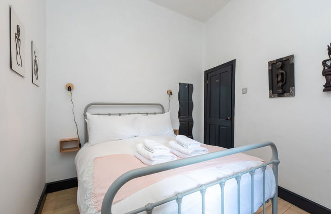 Serene and Spacious 1 Bedroom Garden Flat in Clapton - Foto 4