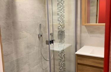 L'Olympic - T2 - Pied des pistes - 40 m2 - WIFI - Foto 8