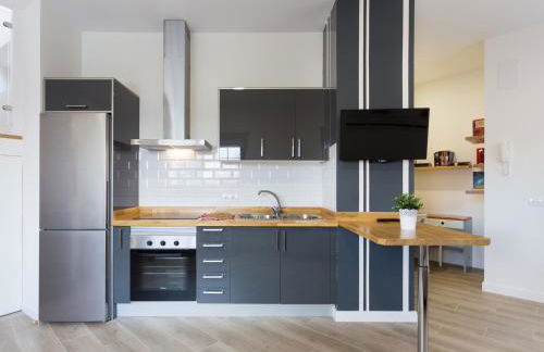 Apartamento Minimalista con Terraza, WiFi y a 1 Minuto de la Playa - ES-279-4 - Foto 12