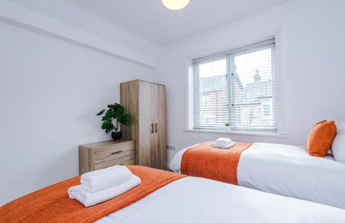 Modern 3 Bedroom House Perfect for Short and Long Stays - Foto 26