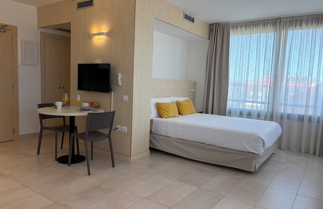 Atenea Park - Suites Apartments - Photo 47