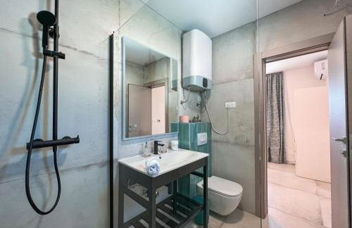 Mediterranean Oasis Seaside Villa with Pool - Foto 52