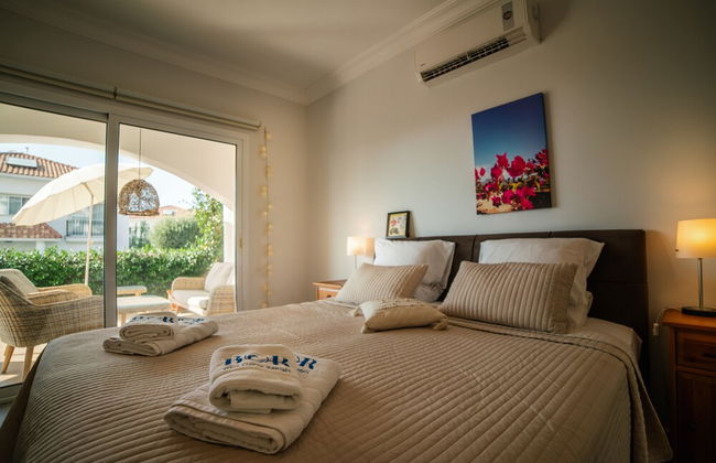 Sunny and Family Friendly Apartment Directly at the Pool - Photo 5