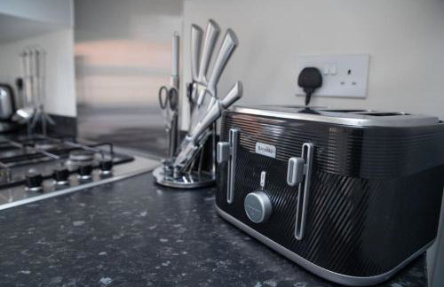 5 Swiftsure - Stunning 4 Bed Home, free parking - Foto 25