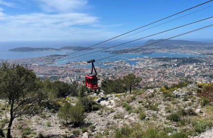 Appartement mignon calme douillet ascenseur clim étage élevé proche parking et toutes commodités au coeur du Toulon historique - Photo 52