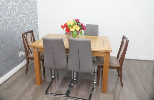 CHEADLE HOUSE HOLIDAYS - Foto 3