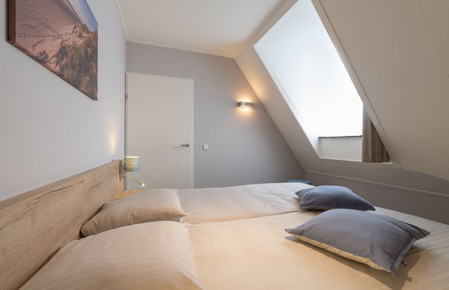 5 bedroom House in Colijnsplaat with garden and terrace - Photo 22