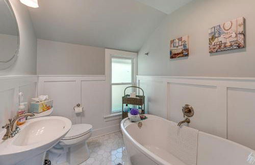Lake Geneva Family Gem with Fenced Dog Run! - Foto 23
