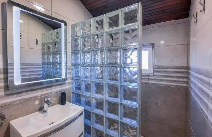 Vis Apartments Ivona i Daria - Photo 10