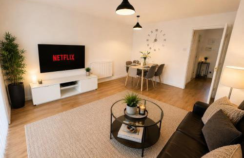 Convenient Manchester city centre 3BD with free parking - Photo 2