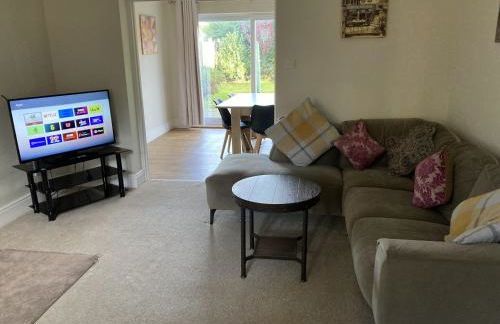 Large 4 bed detached house with parking - Foto 48