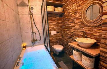 Duplex Safari jusqu'à 4 personnes, Spa, cinéma et lit sous les arbres, day use, 10 min centre - Foto 24